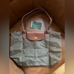 NWOT Longchamp Le Pliage Medium Tote (Olive)